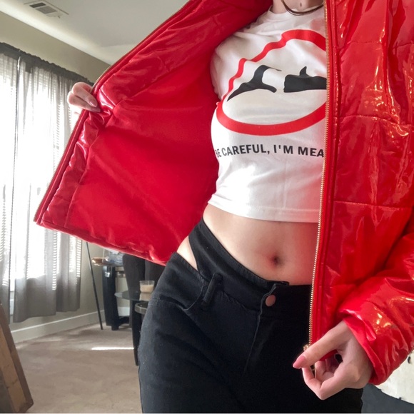 VINTAGE VIBRANT CHERRY RED PUFFER JACKET COAT - Picture 13 of 16